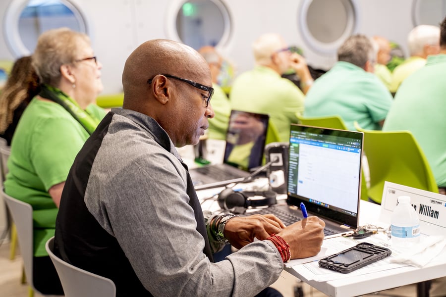 Travel Franchise vs. Host Agency: Which is Right for You?