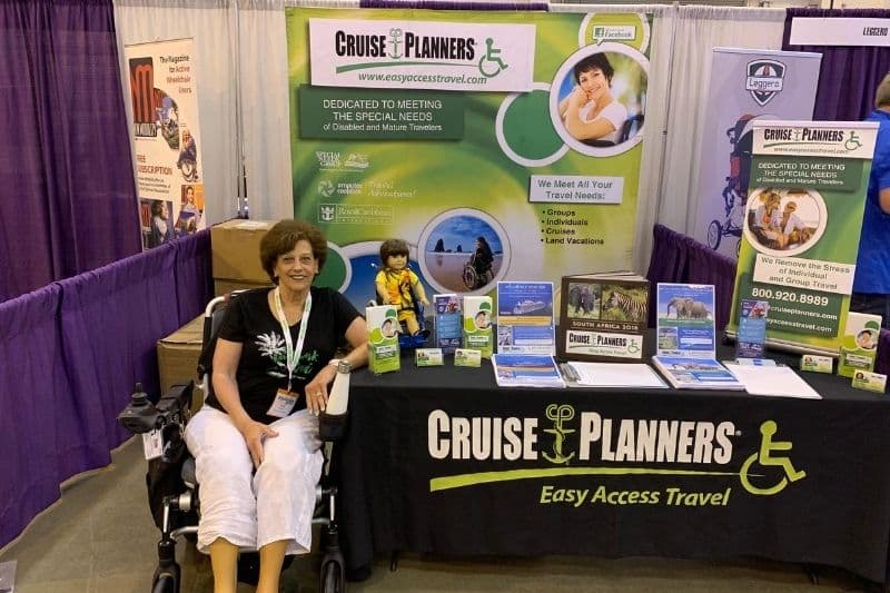 Debra Kerper Trade Show 800x533
