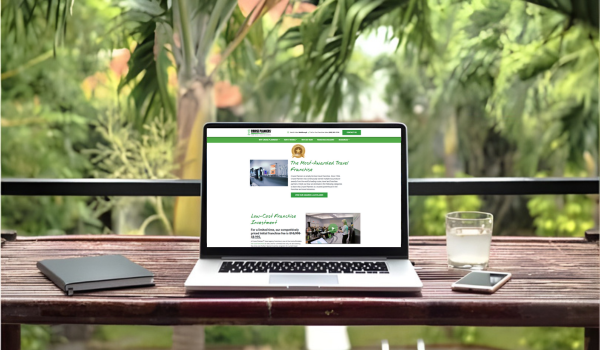 Laptop Hero Site (1)