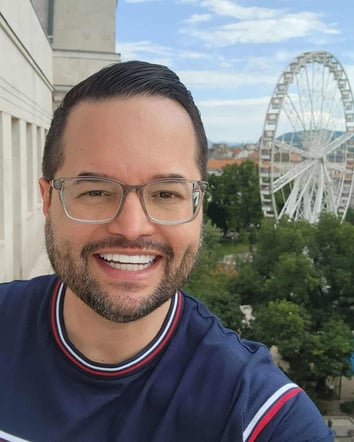 Nick_Pena_Budapest,_Hungary