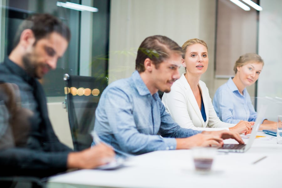 Travel Agent Training Programs: Franchise vs Learning on Your Own